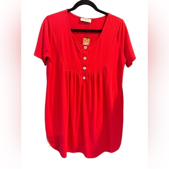 Vibrant red top - Picture 1 of 2